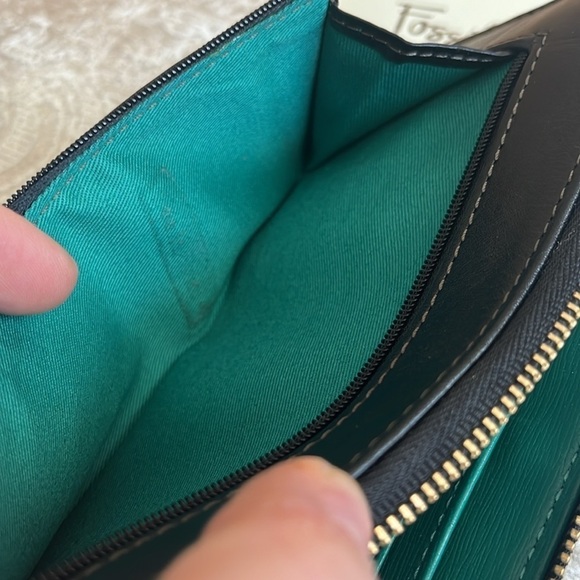 Brand New Fossil Genuine Leather Black Zip Around Wristlet Wallet Teal Interior - Picture 14 of 15